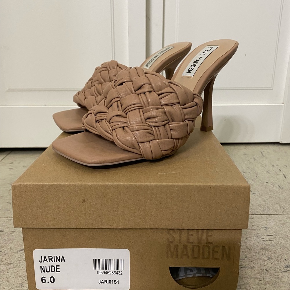 Steve Madden “Jarina”